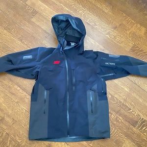 Arc'teryx Men's Shell, Navy, Size Large